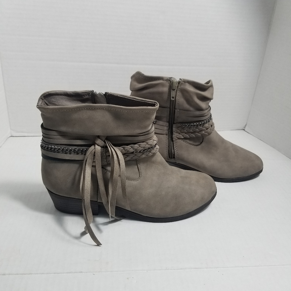 WONDER NATION GIRL'S HEELED TAUPE BOOTS SIZE 4